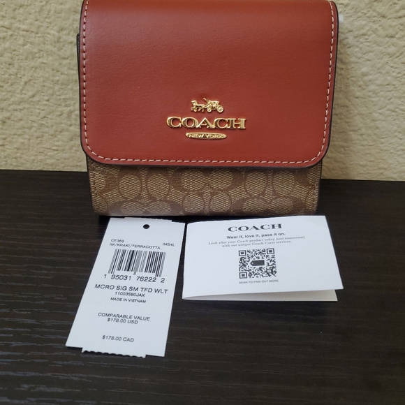 Coach Small Trifold Wallet In Signature Canvas - Picture 11 of 13
